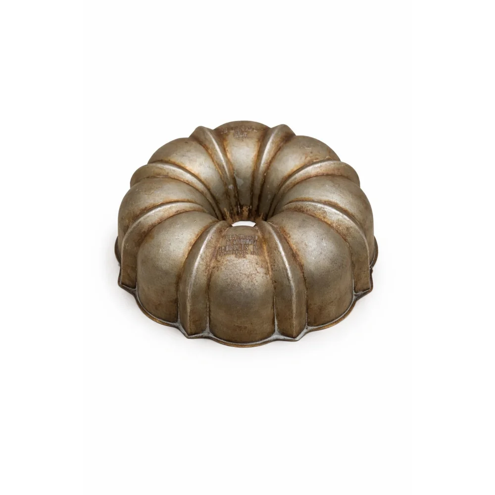 Vtg Bundt Pan Northland Aluminum 10.5” Heavy Tube Cake Pan USA Brown Interior